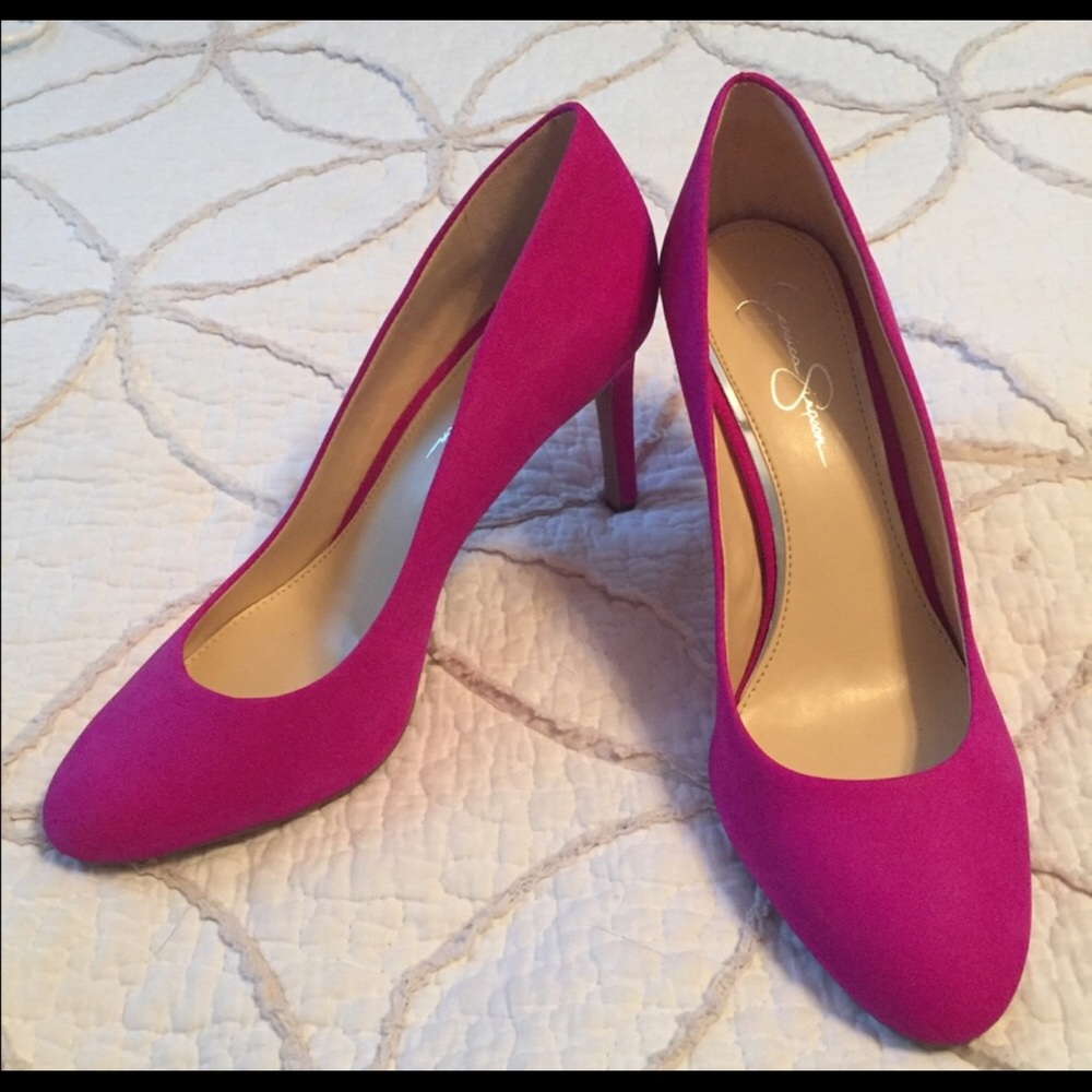 Jessica Simpson pumps
